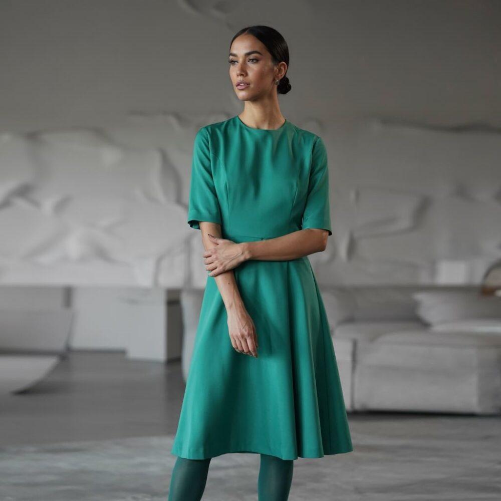 modna kobieta z rajstopami