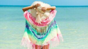 Jak stworzyć stylizację plażową w stylu dopamine dressing?