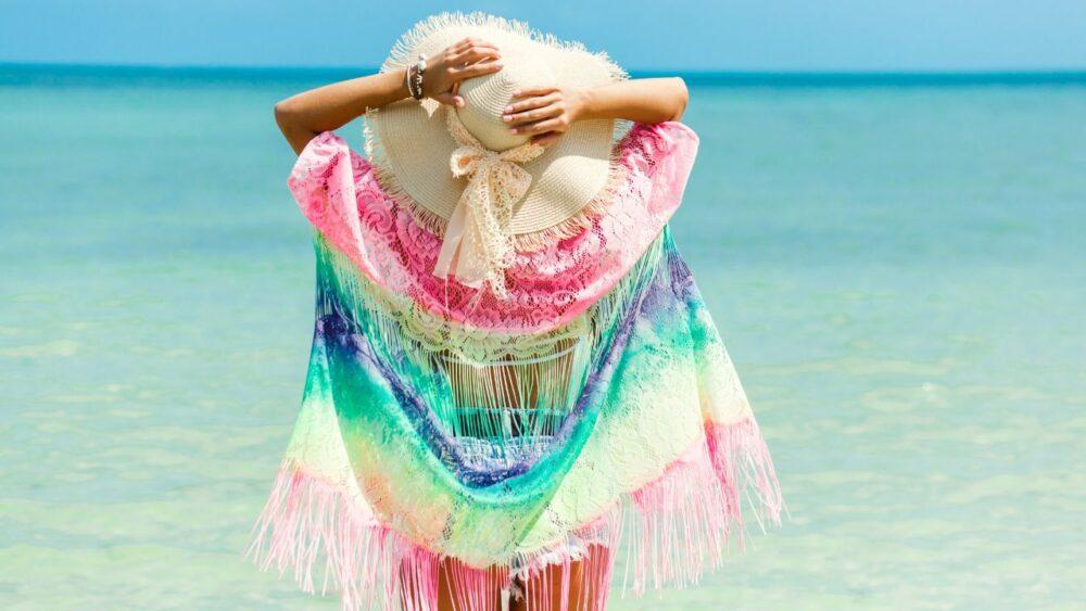 Jak stworzyć stylizację plażową w stylu dopamine dressing?